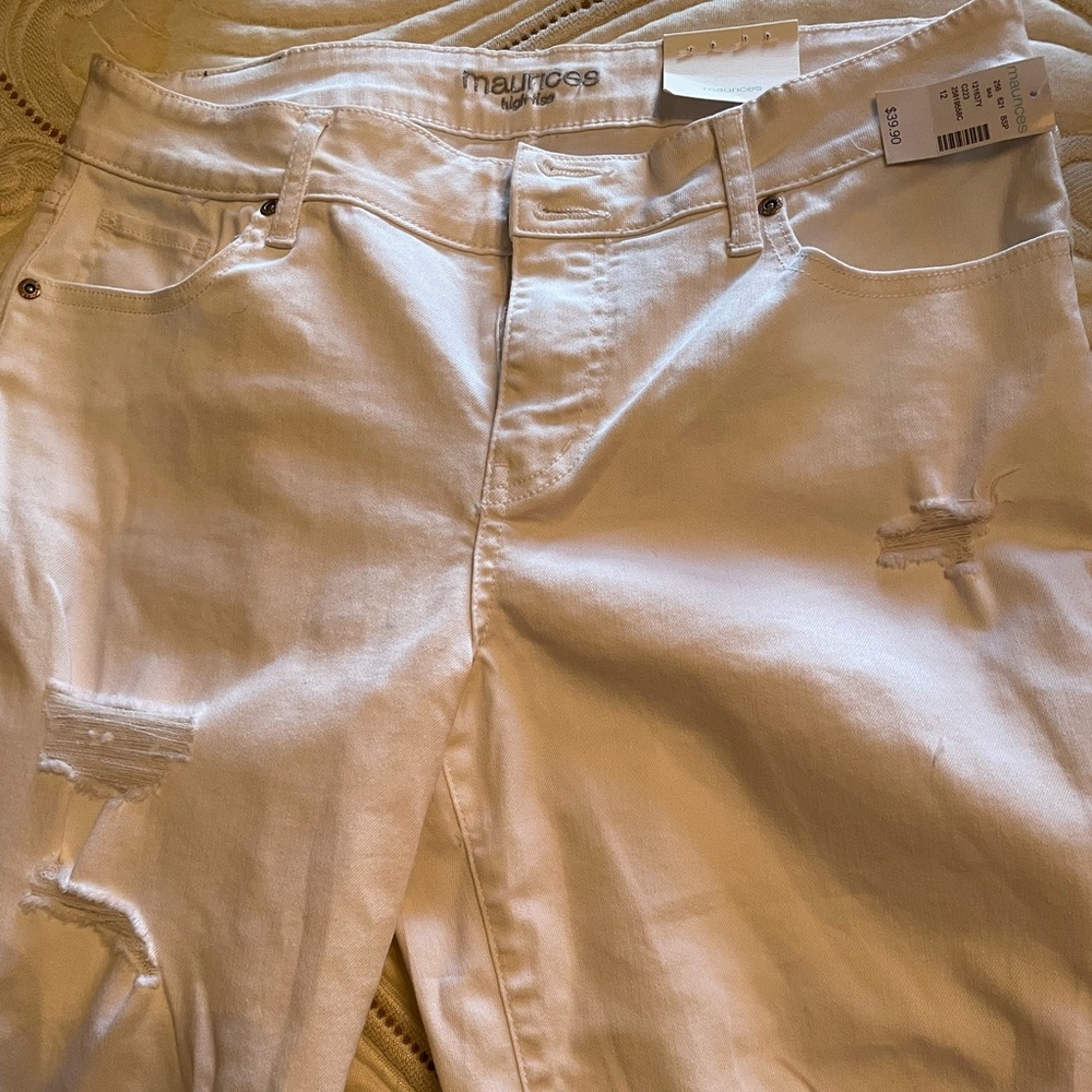 Maurice’s White High Rise Distressed Crop